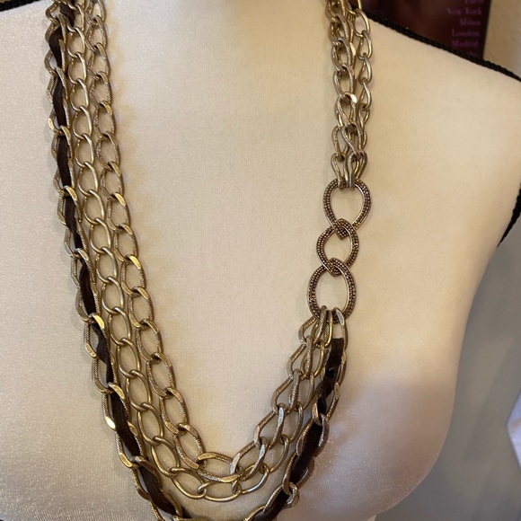 BEAUTIFUL 3 CHAIN BRUSHED GOLD NECKLACE w/ Adjustable Clasp - Picture 5 of 10